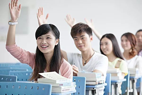 养一个小孩到大学毕业究竟要花多少钱？全面解读养育成本