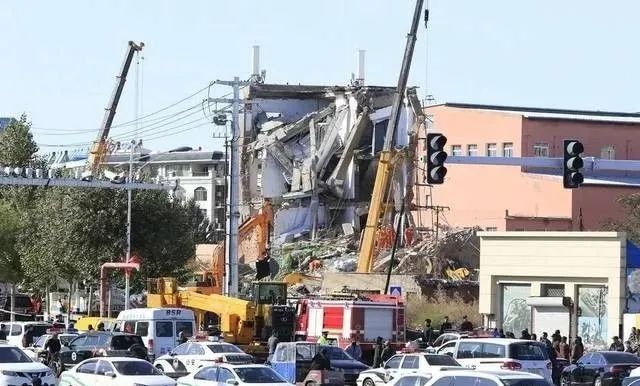 青岛炸毁18栋楼