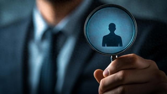 公职人员因个人恩怨举报同事是间谍