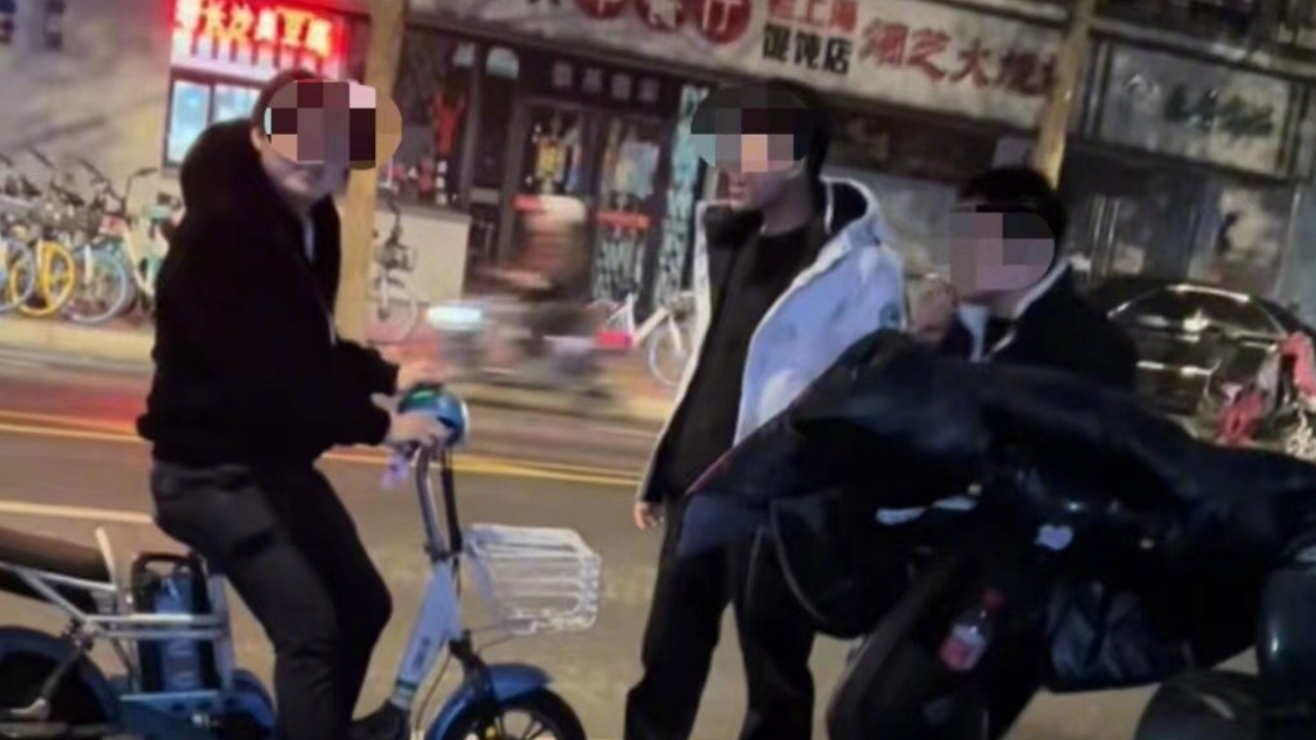 上海街头男子