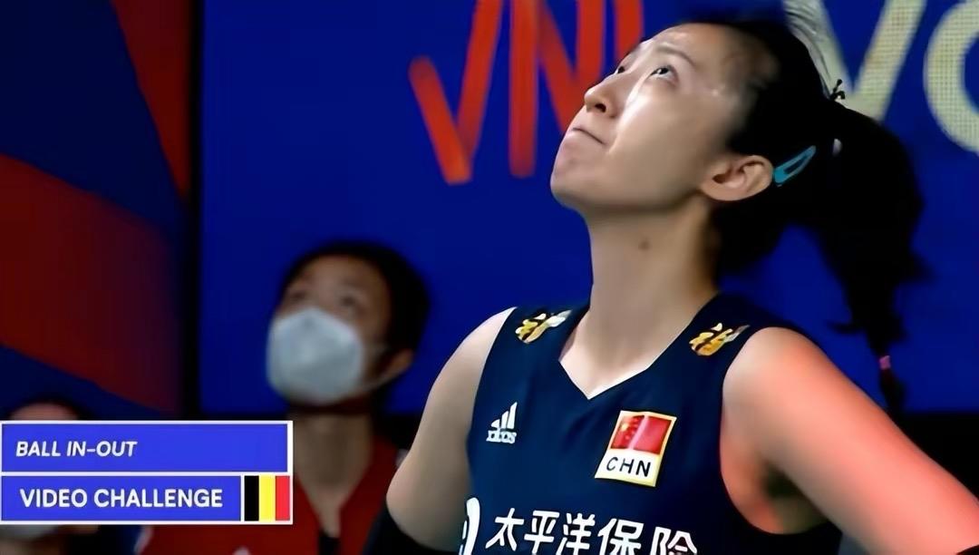 中国女排3-0完胜比利时，铁骨铮铮再现荣耀