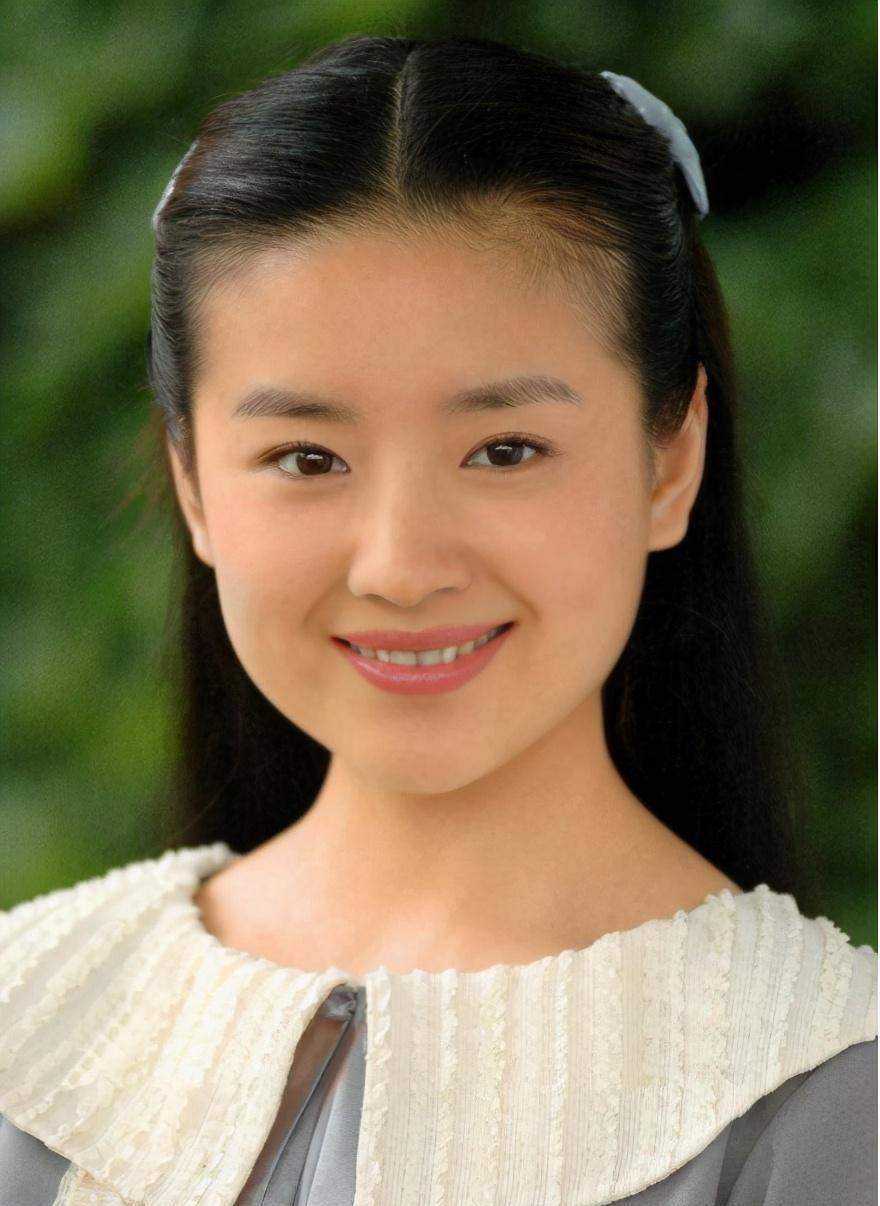 49岁可云徐露近况曝光，岁月静好，美人依旧