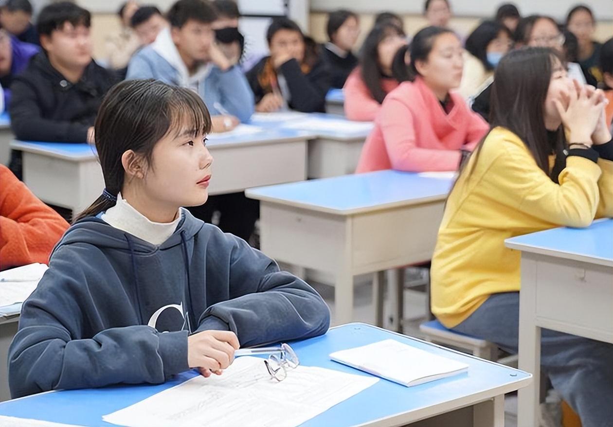 韦东奕简介年龄，数学天才的成长之路