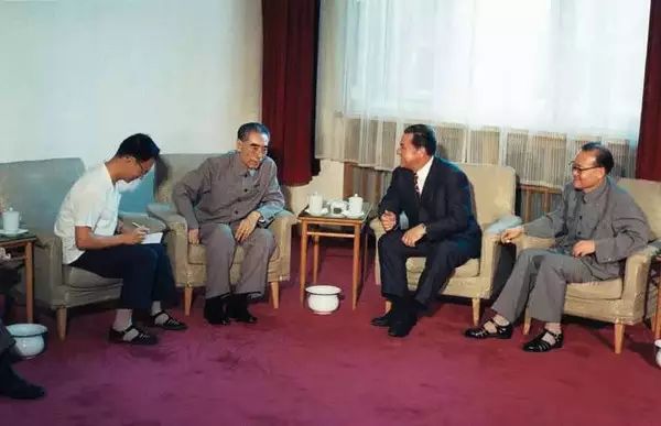 山河药铺董事长逝世山河药铺董事长逝世，缅怀一位杰出的企业家